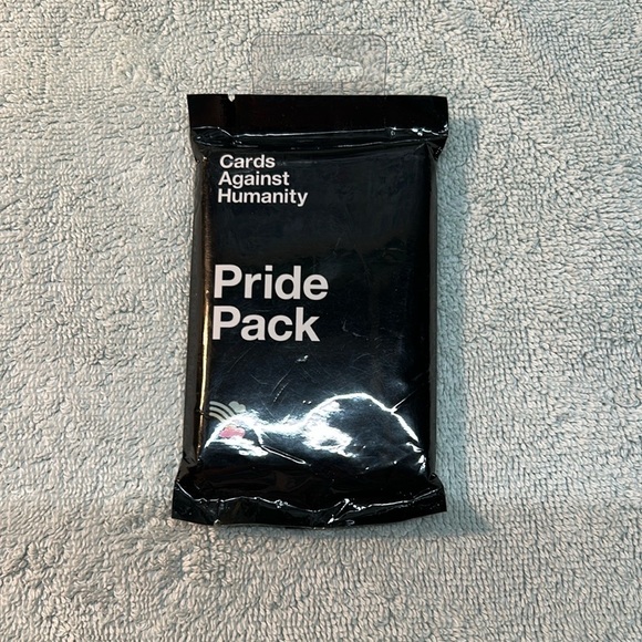 Cards Against Humanity pride pack - Picture 1 of 3